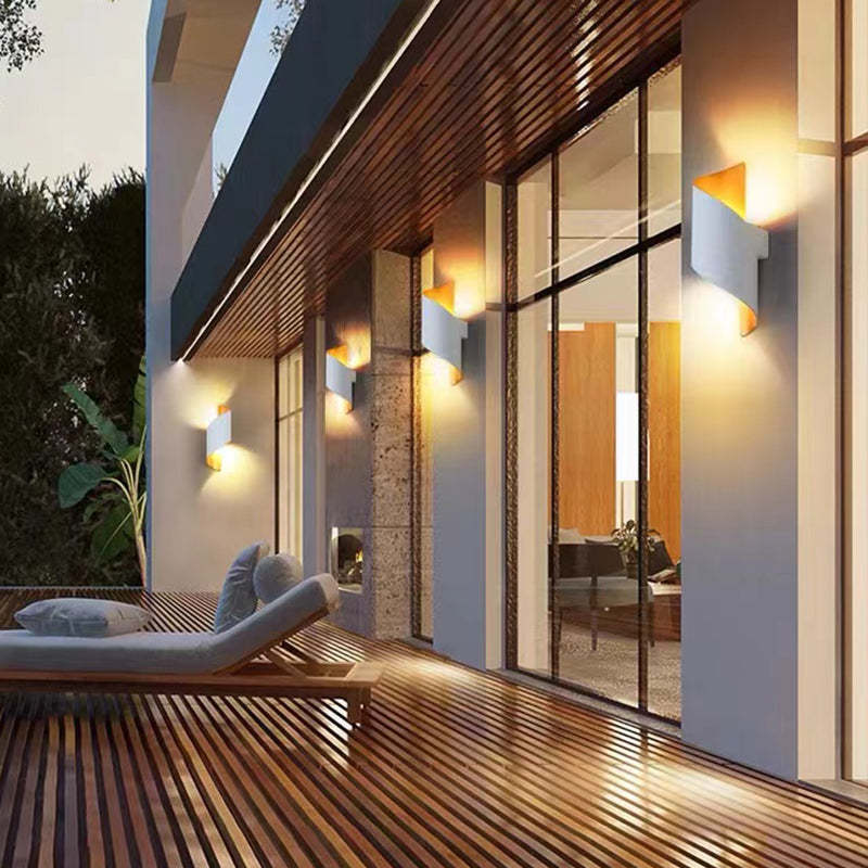 VernoSpiral LED-Wandleuchte – Spiraldesign aus Metall in Schwarz & Weiß