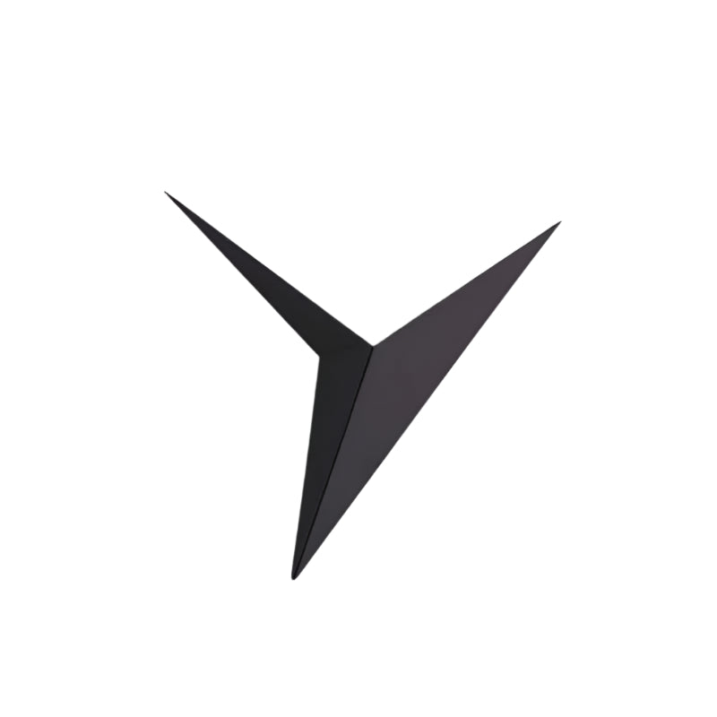 VertexGlow LED-Wandleuchte – Dreieckiges Design in Schwarz & Weiß