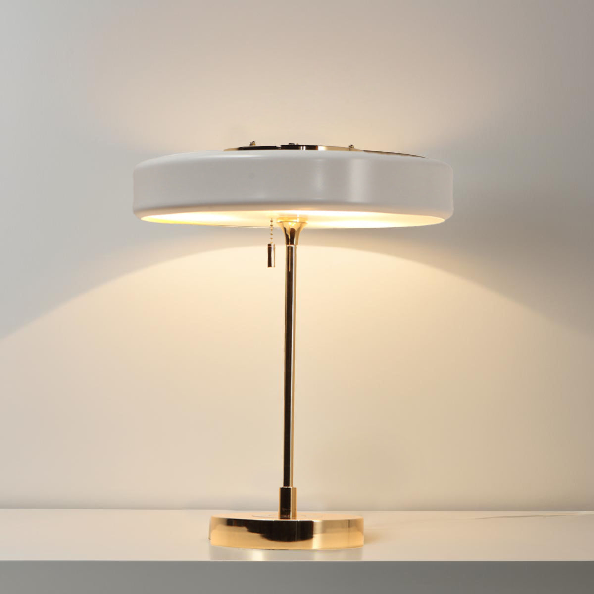 Retro Tischlampe im Nordic Stil – LED – Warmes Licht – Wohnzimmer