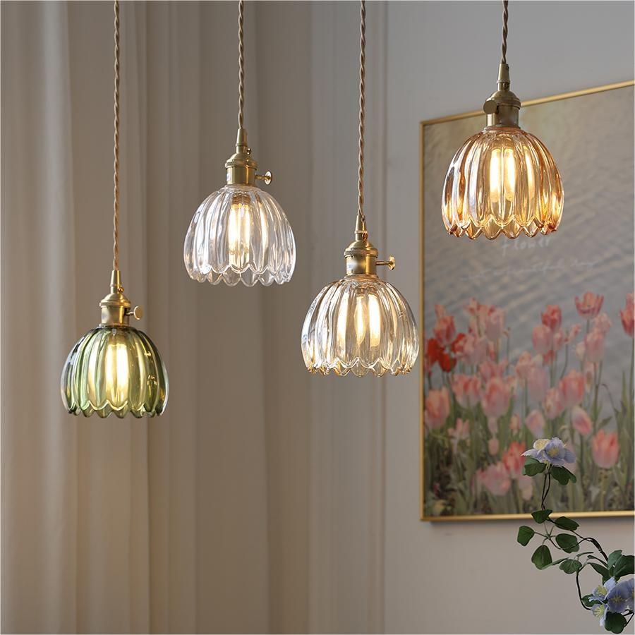 Retro Pendelleuchte mit Glasblumen und warmweißem LED-Licht