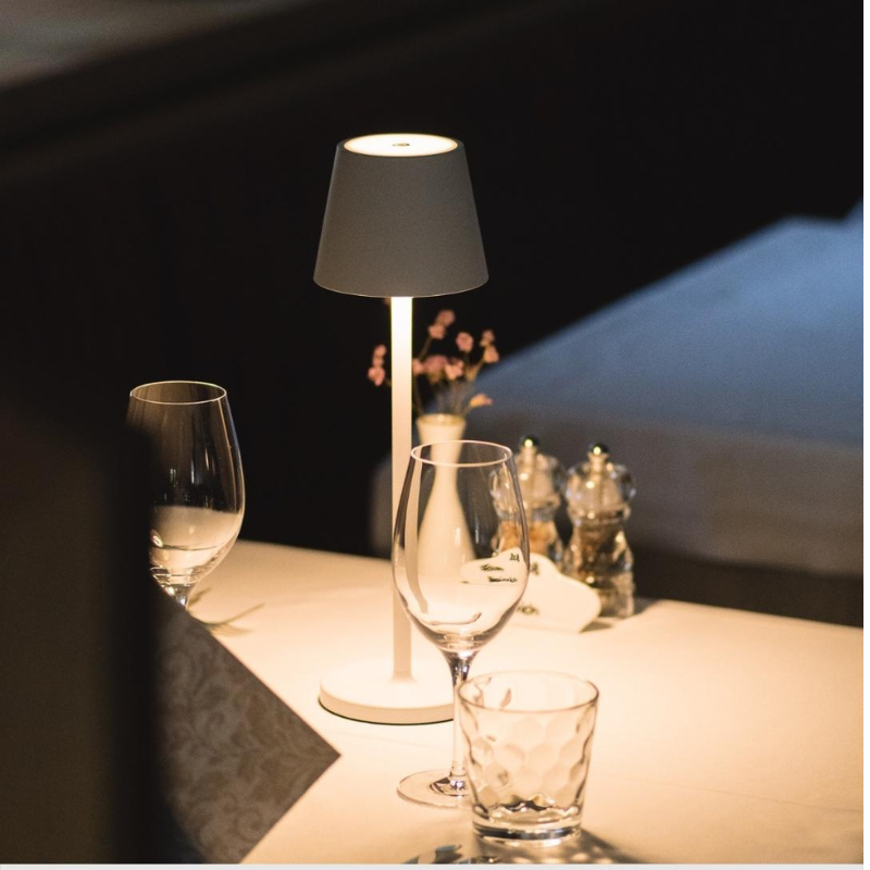 Nordluma | Drahtlose LED Tischlampe mit Einstellbarer Beleuchtung