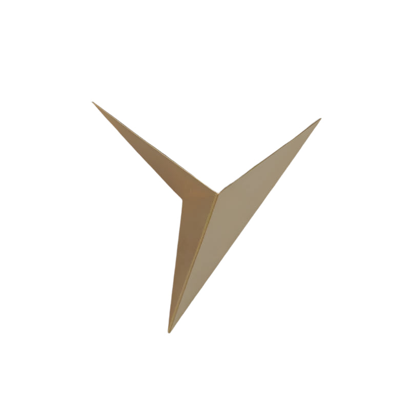 VertexGlow LED-Wandleuchte – Dreieckiges Design in Schwarz & Weiß