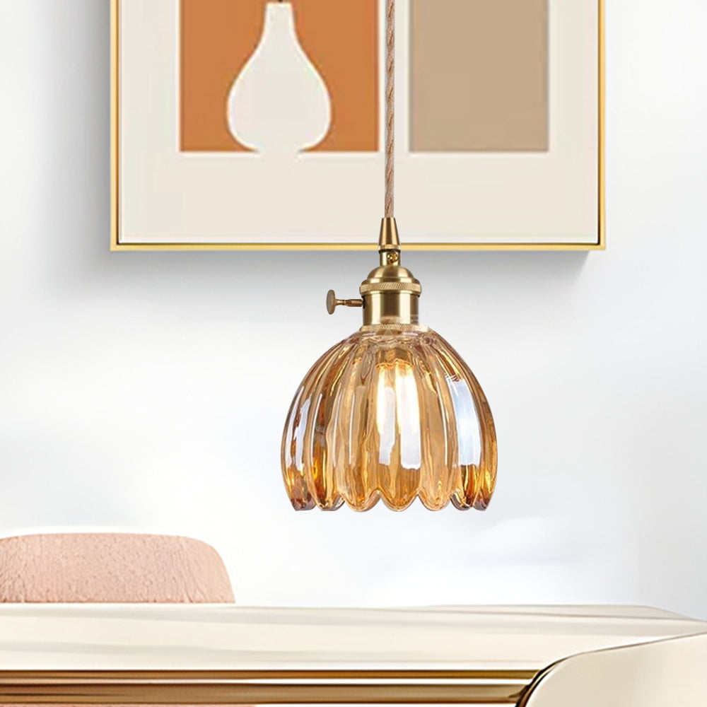 Retro Pendelleuchte mit Glasblumen und warmweißem LED-Licht