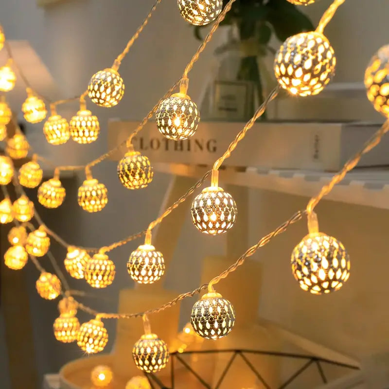 LumoMarrakesh Lichterkette Marokkanisch Metall Kugeln für Terrasse