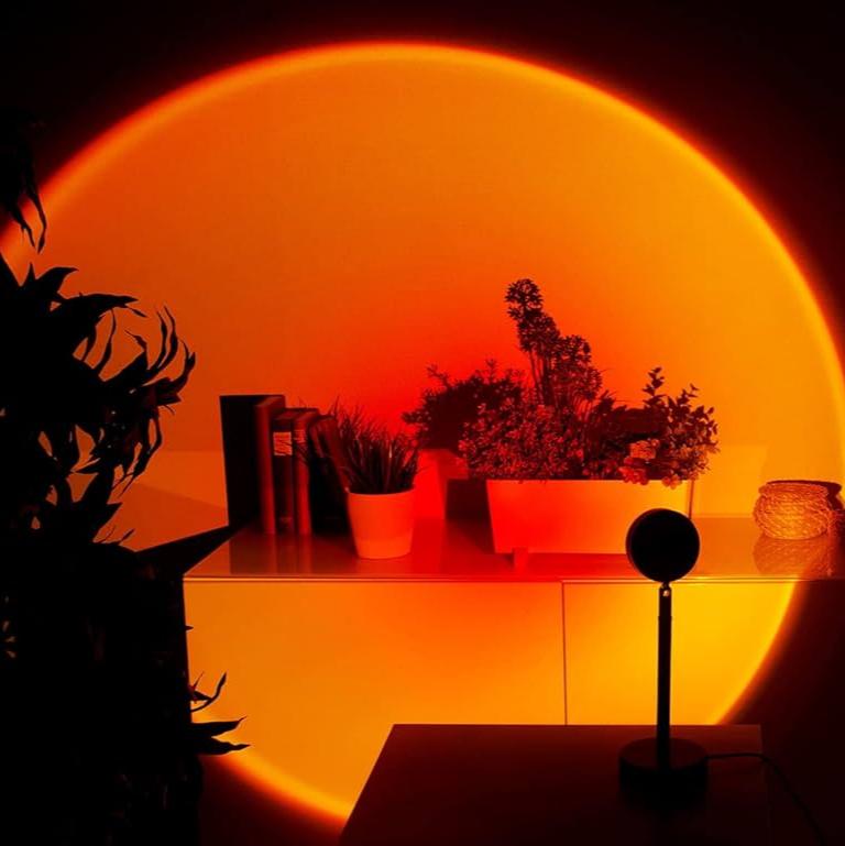 AuroraGlow – Stilvolle Projektorlampe mit Sunset-Effekt für Wohnräume