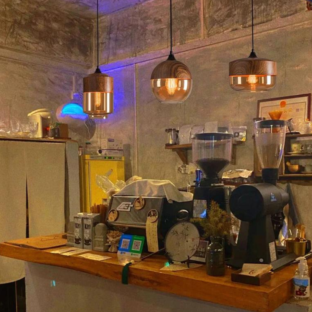 SkandiWood – Stilvolle LED-Deckenleuchte, Holzfinish, Wohnzimmer