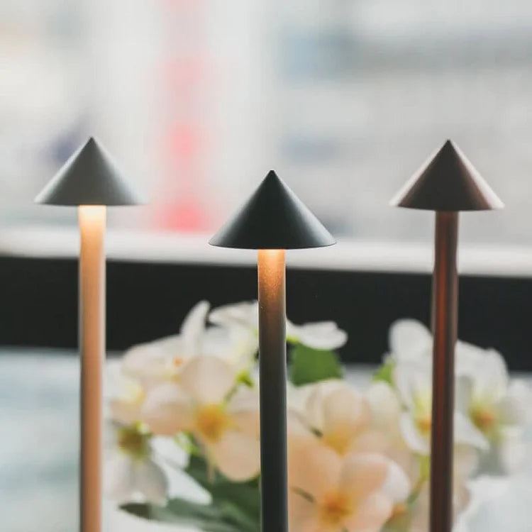 DartGlow I LED Minimalistische Drahtlose Tischlampe