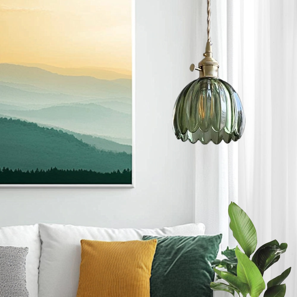 Retro Pendelleuchte mit Glasblumen und warmweißem LED-Licht