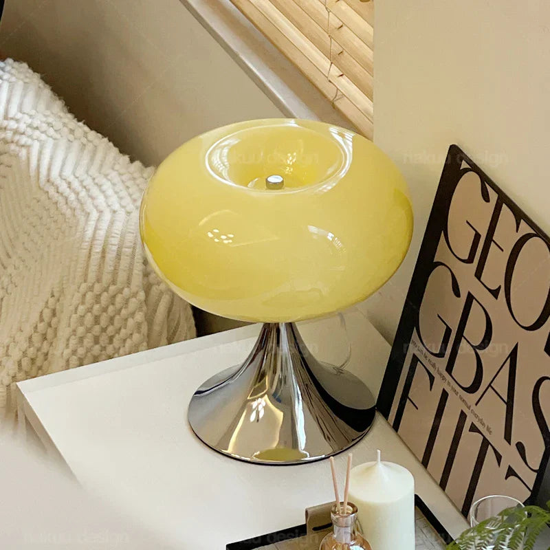 LumiApfel – Dekorative LED-Tischlampe Apfelform Weiß für Wohnzimmer