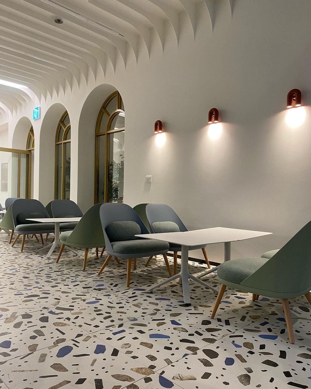 LumaCirkus – Moderne LED Wandleuchte Schwarz Stilvoll für Terrasse