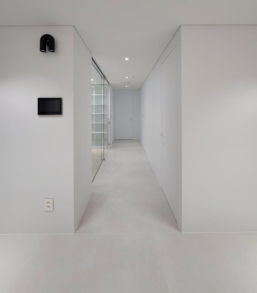 LumaCirkus – Moderne LED Wandleuchte Schwarz Stilvoll für Terrasse