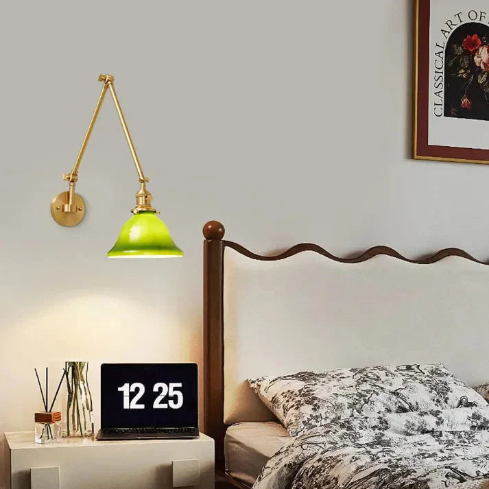 GlasLicht – Vintage Schwenkarm Wandleuchte Grün für Terrasse & Garten