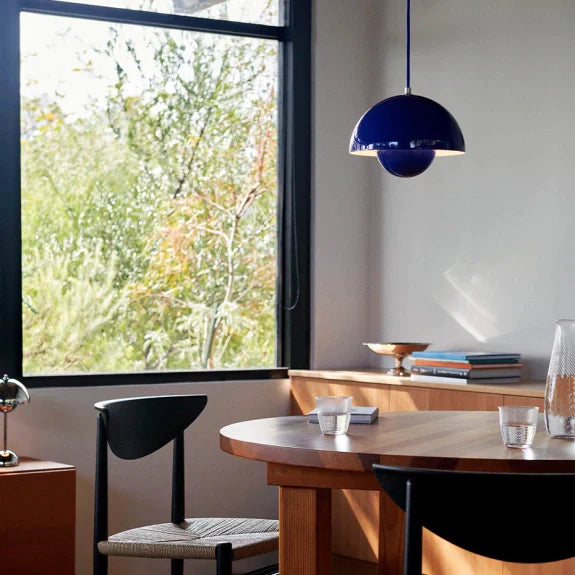 Prismalux I Halbrunde Metallpendelleuchte mit LED-Beleuchtung