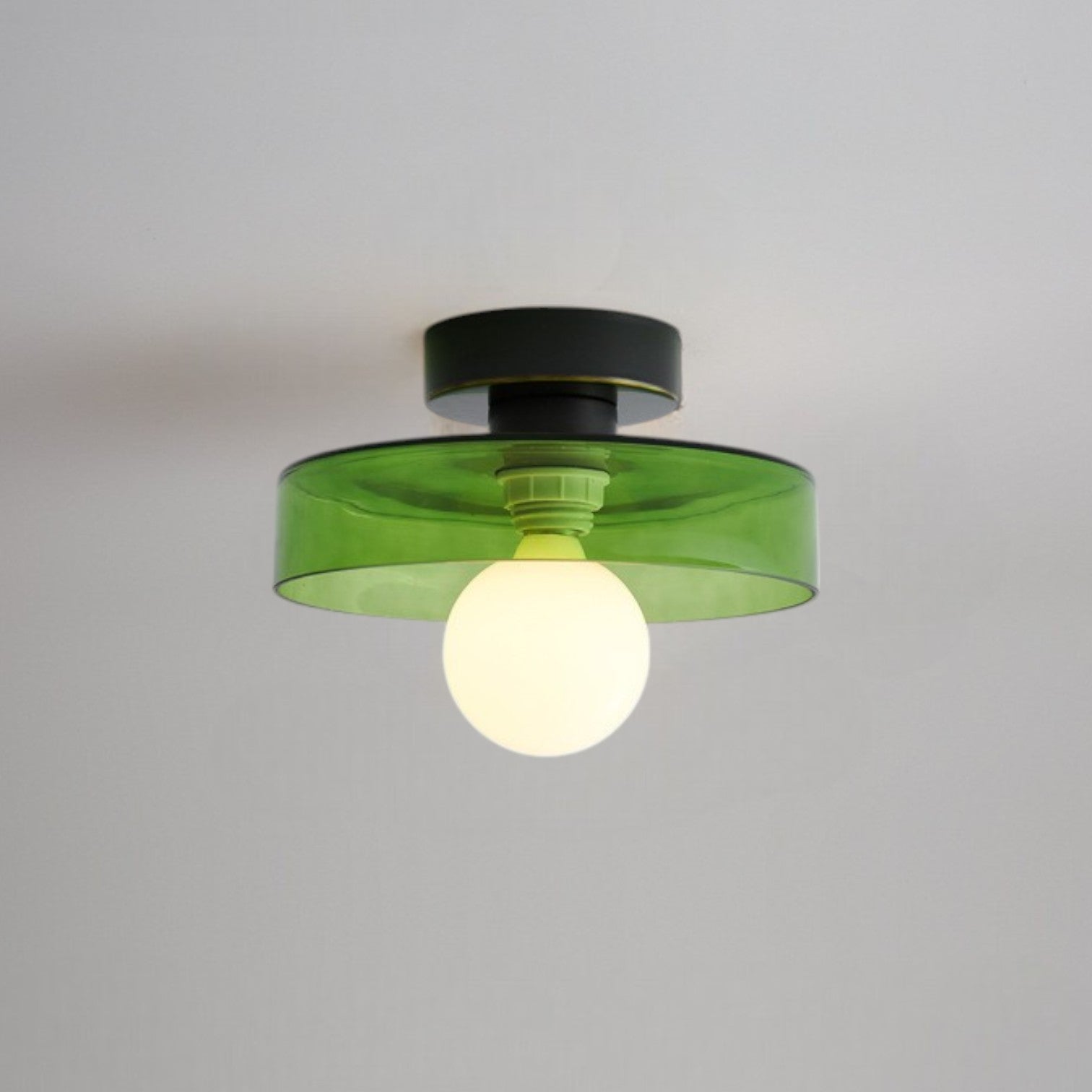 Deckenleuchte | Geometrisches Design, Messing- und Glasdetails 11