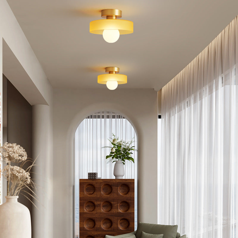Deckenleuchte | Geometrisches Design, Messing- und Glasdetails 4