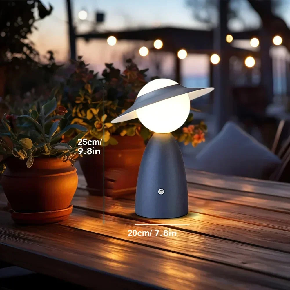LichtEase – Moderne LED-Tischlampe mit Akku Weiß Terrasse