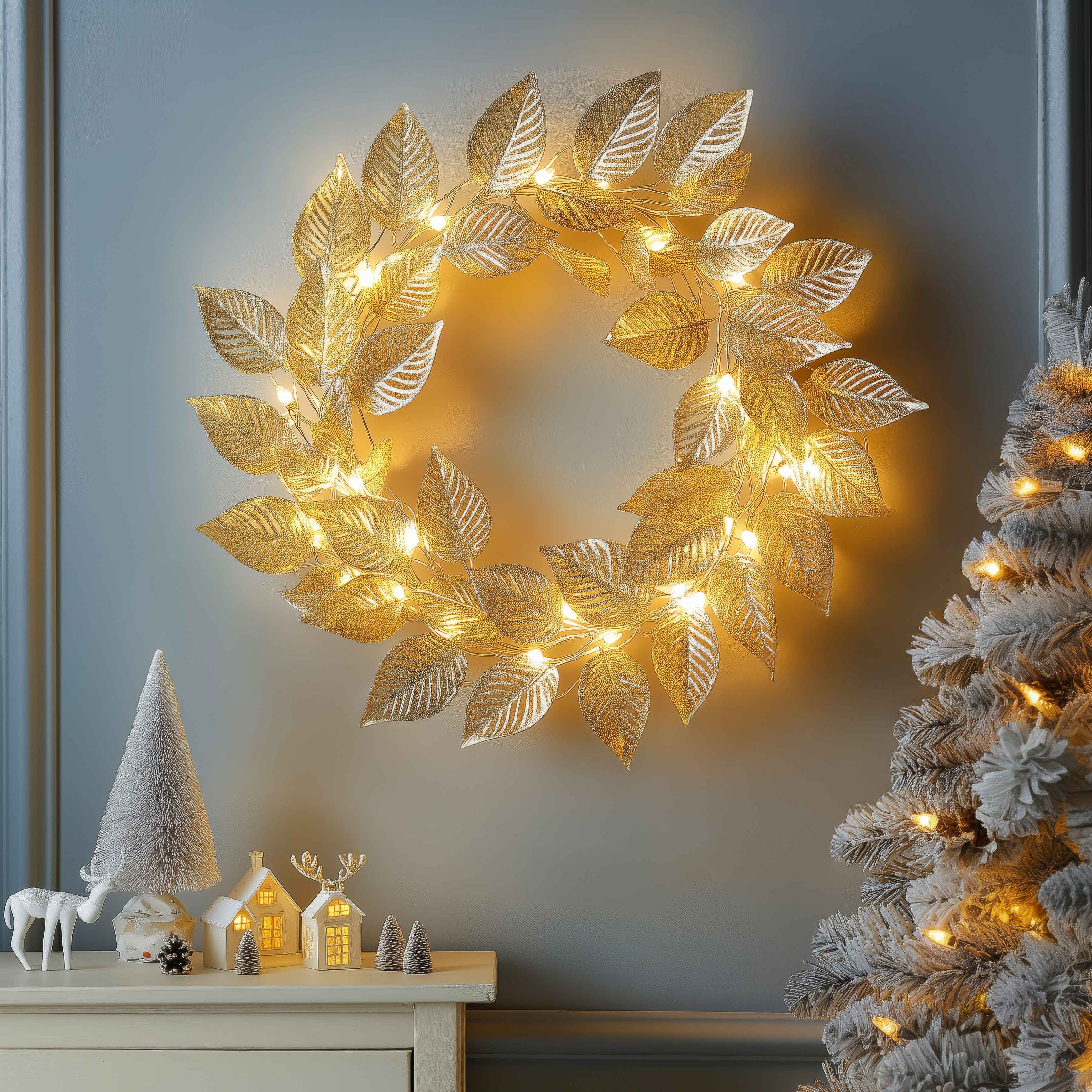 Aurora Leaf LED-Kranzlampe in Gold für Innenräume