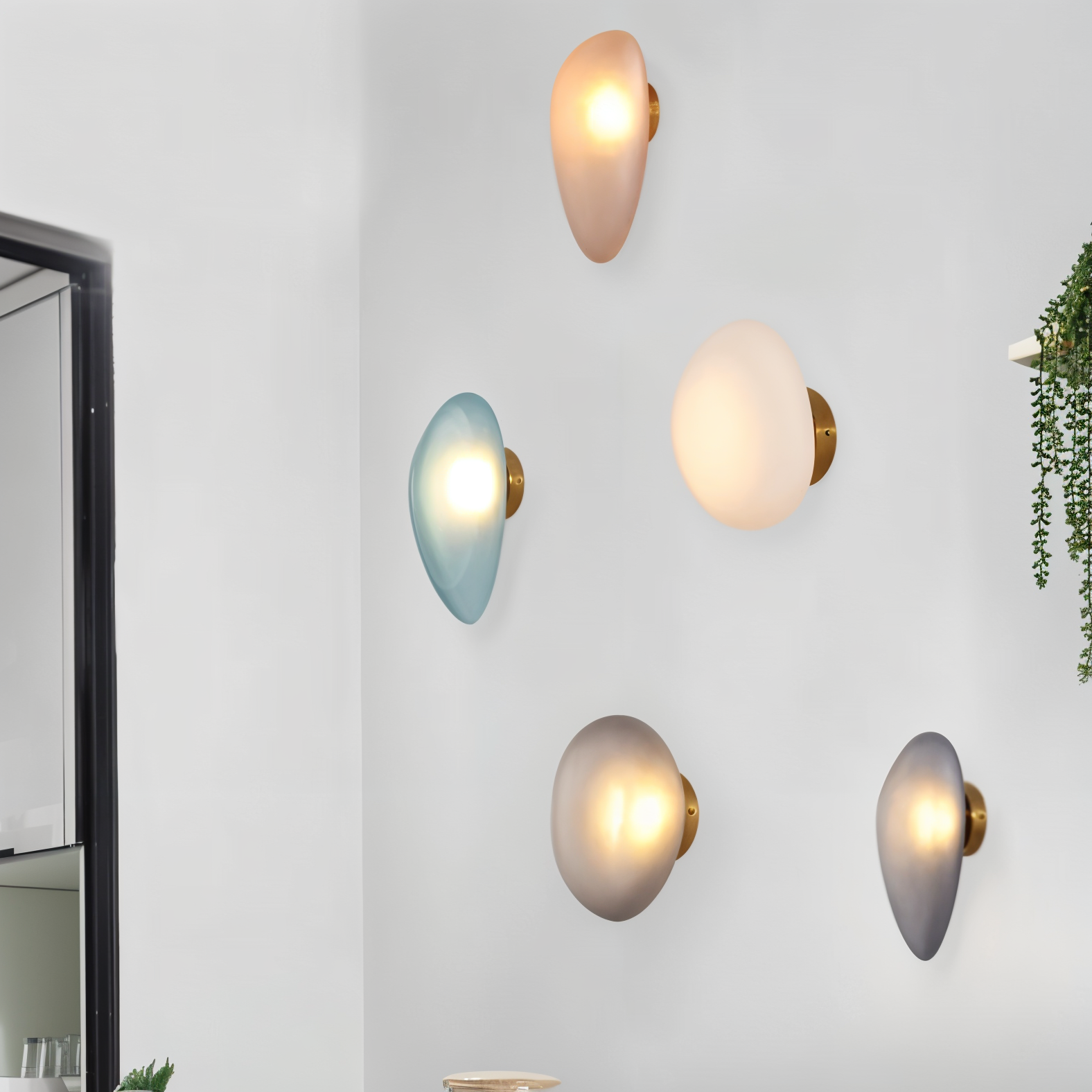 Glanzlicht - Minimalistische LED-Wandleuchte aus Glas