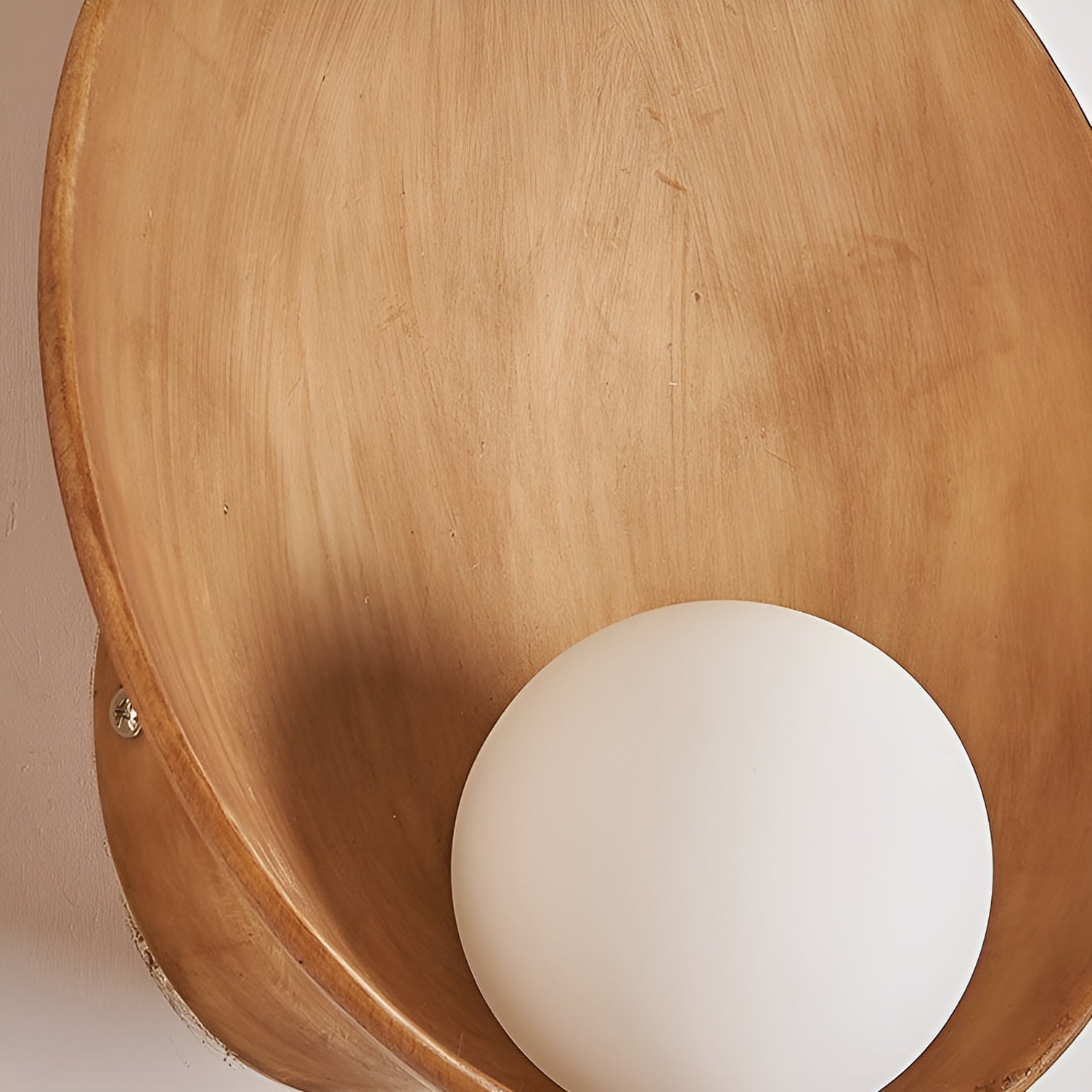 SereneGlow – Weiße Wabi-Sabi LED-Wandleuchte