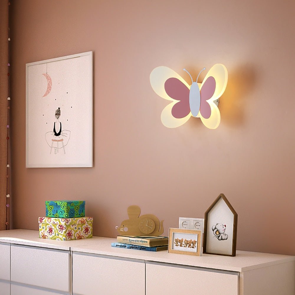 LumoWings LED-Wandleuchte modern mit Schmetterlingsdesign Gold fürs Wohnzimmer