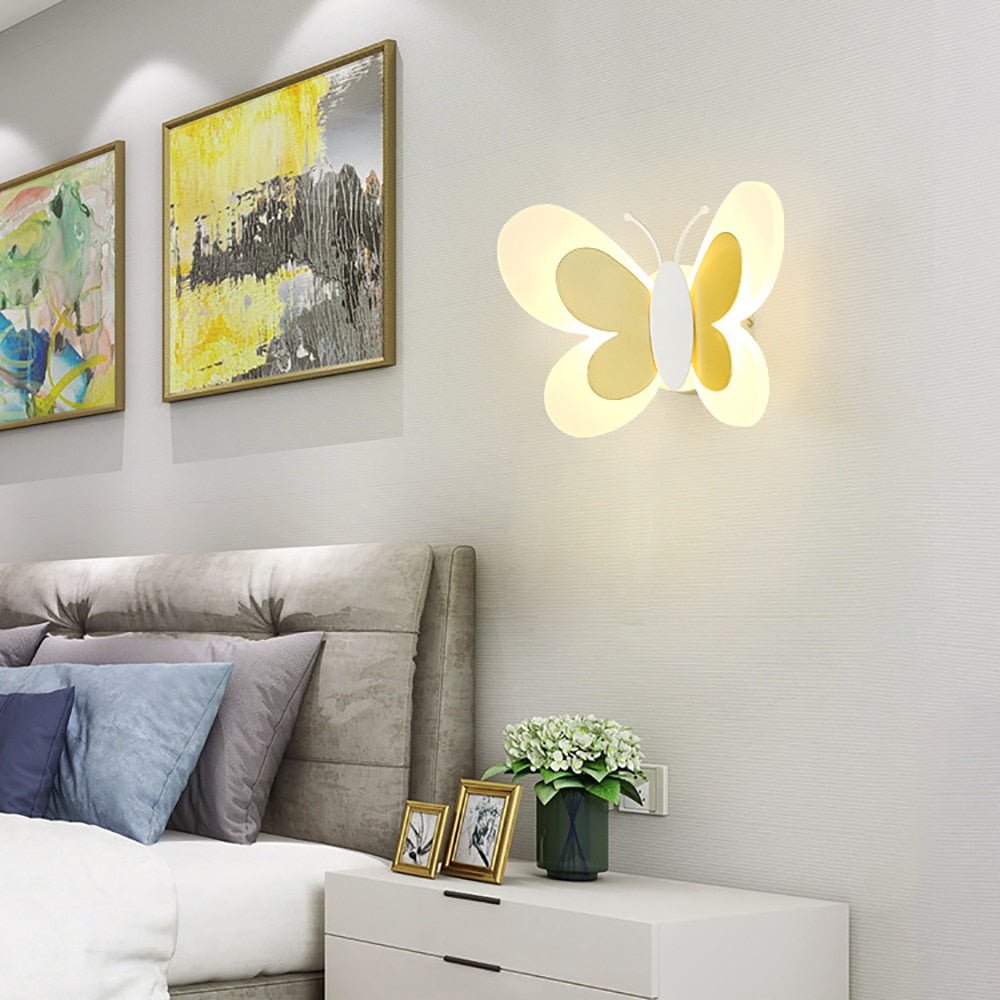 LumoWings LED-Wandleuchte modern mit Schmetterlingsdesign Gold fürs Wohnzimmer