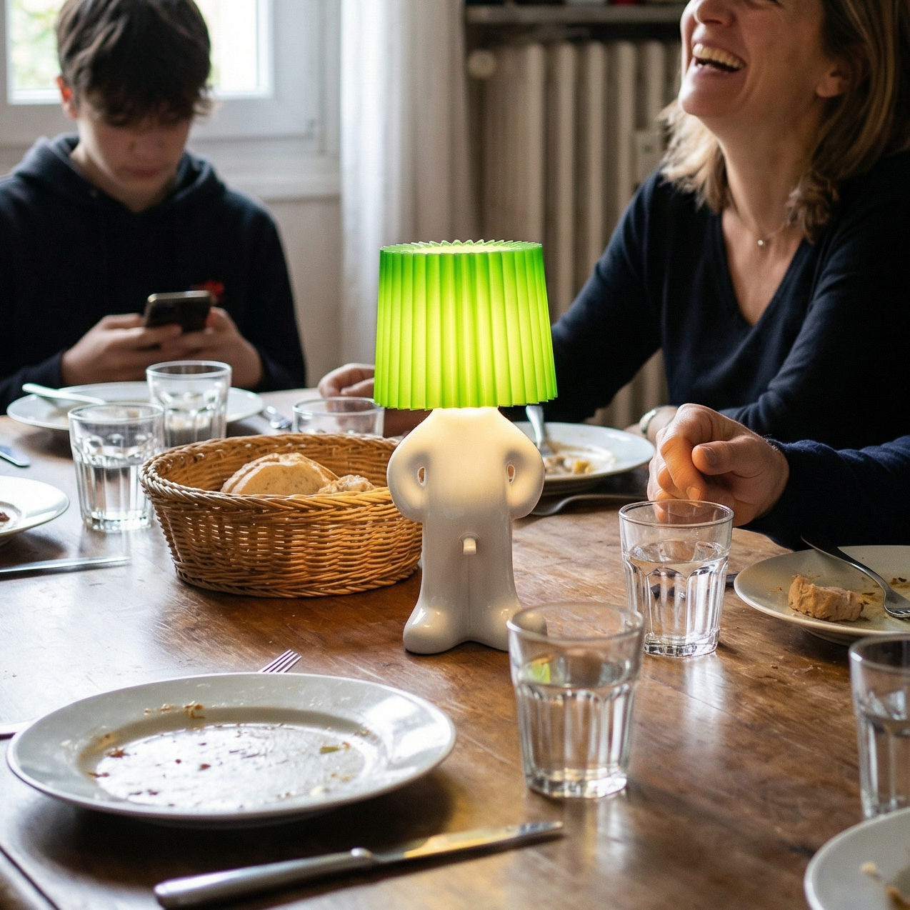 Herr Leuchte – Witzige Akku-Tischlampe mit Dimmer | Kabellos
