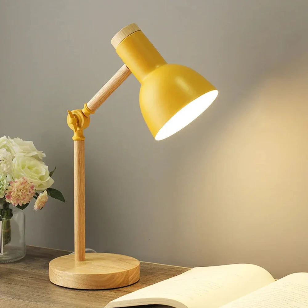 BrightOak Verstellbare Schreibtischlampe – Holz Modern Büro