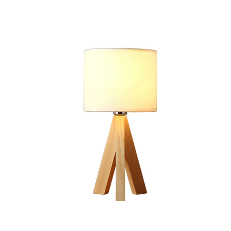 Holzglanz – Moderne Tischlampe aus Holz Naturfinish Büro