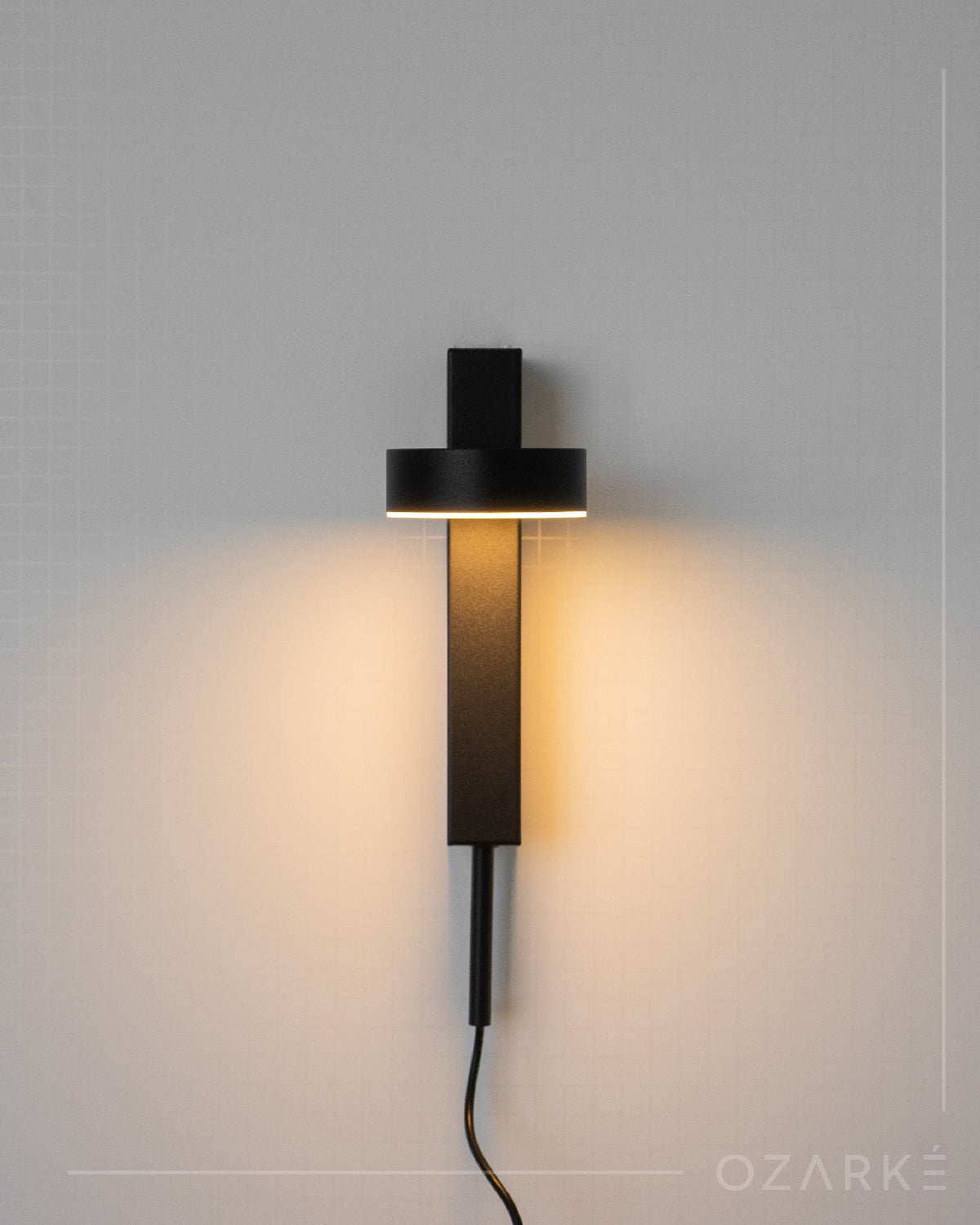 Candiora LED-Wandleuchte – Modernes Design in Schwarz & Gold für Wohnzimmer