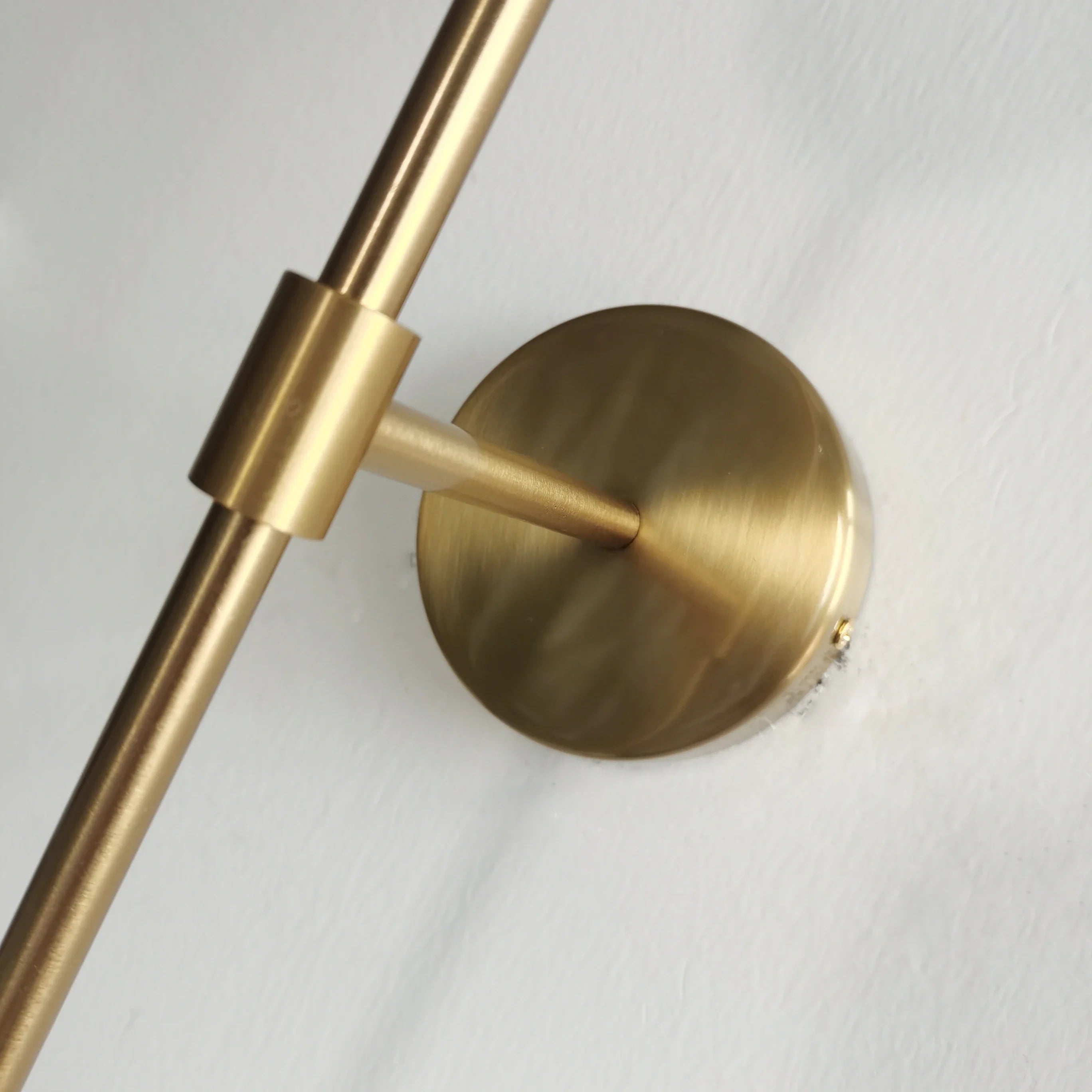 Radiantura - Moderne LED-Wandleuchte mit goldenem Design