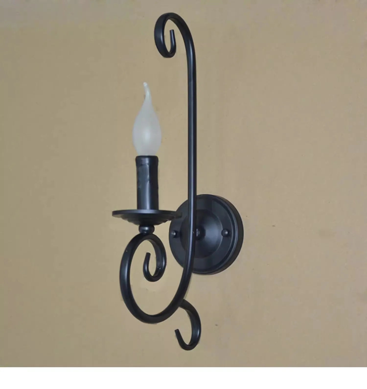 IndustrielleStil – Lange Wandleuchte fürs Schlafzimmer