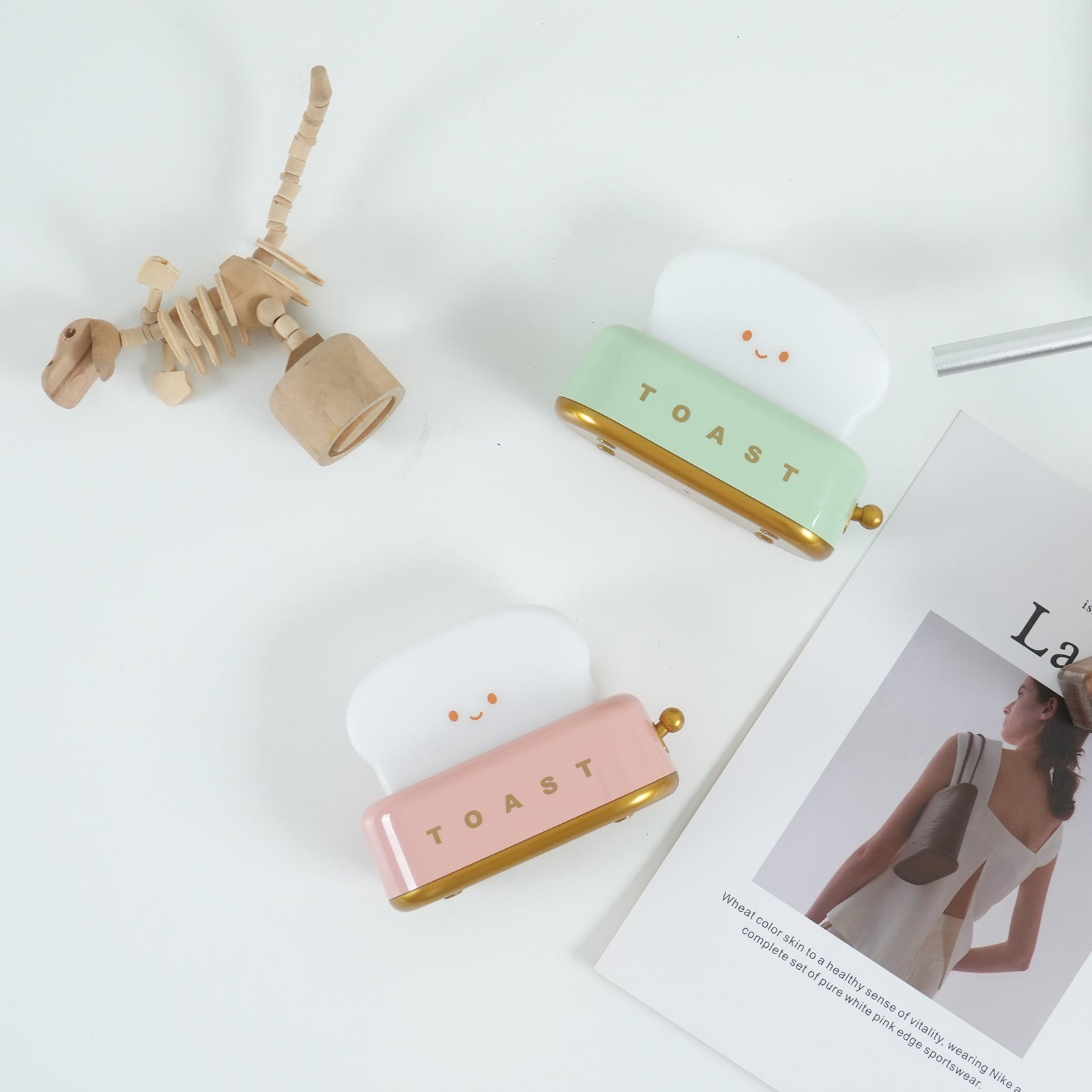 GlowToast Modern LED Tischlampe – Akku Weiß Terrasse