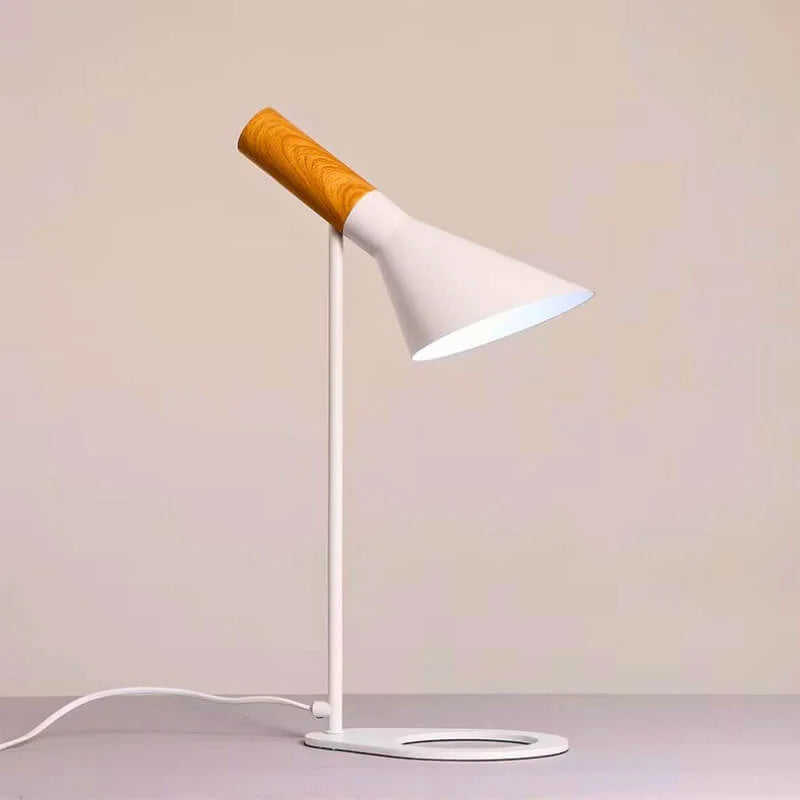 LumoLinea – Moderne LED-Tischlampe mit schlichtem Design in Weiß