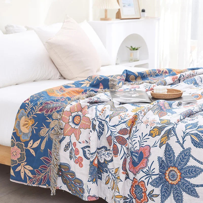 Wendedecke | Jacquard-Blumenmuster, Pompon-Details 0