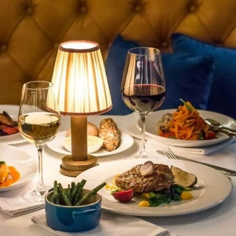 SoftAura - Premium LED-Tischlampe aus Stoff