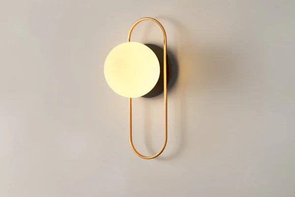 AureliaLuxe - Zeitlos elegante Wandleuchte mit Gold- und Schwarz-Finish