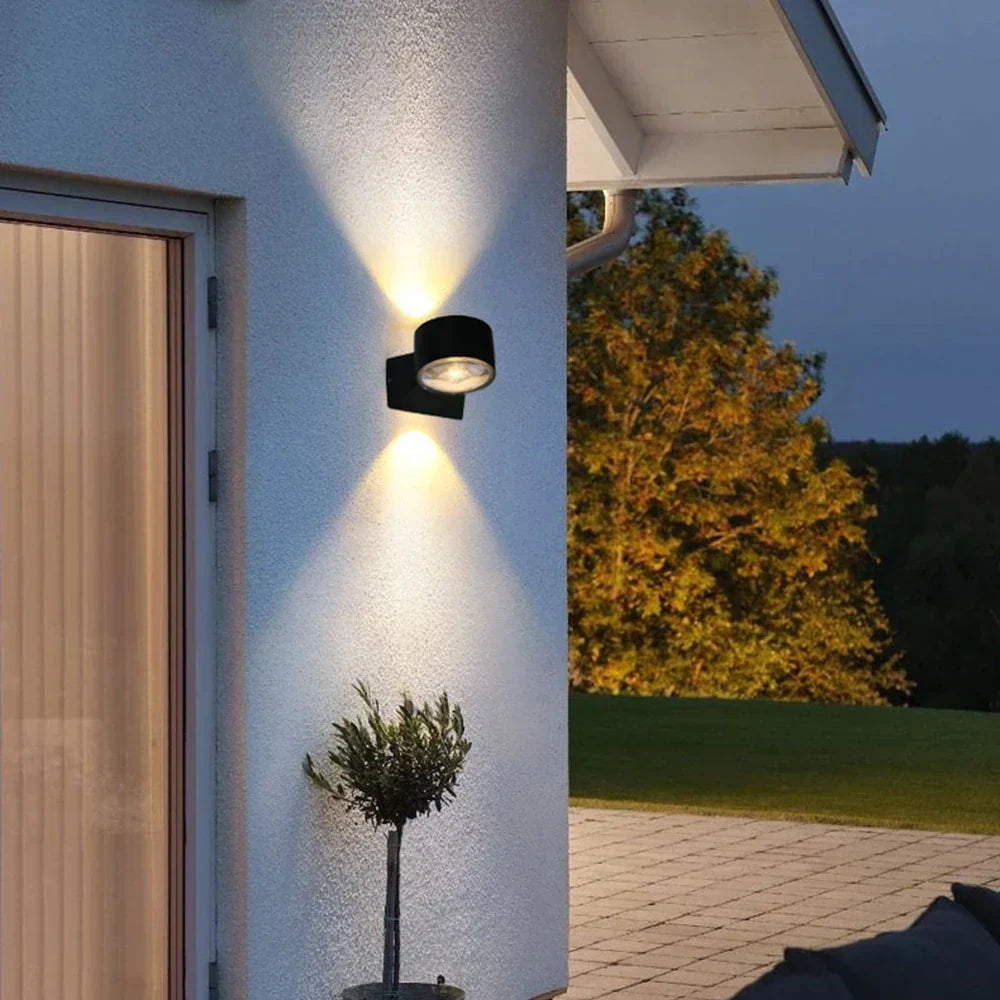 AquaLux – Stilvolle und Wasserfeste Gartenlampe aus Aluminium