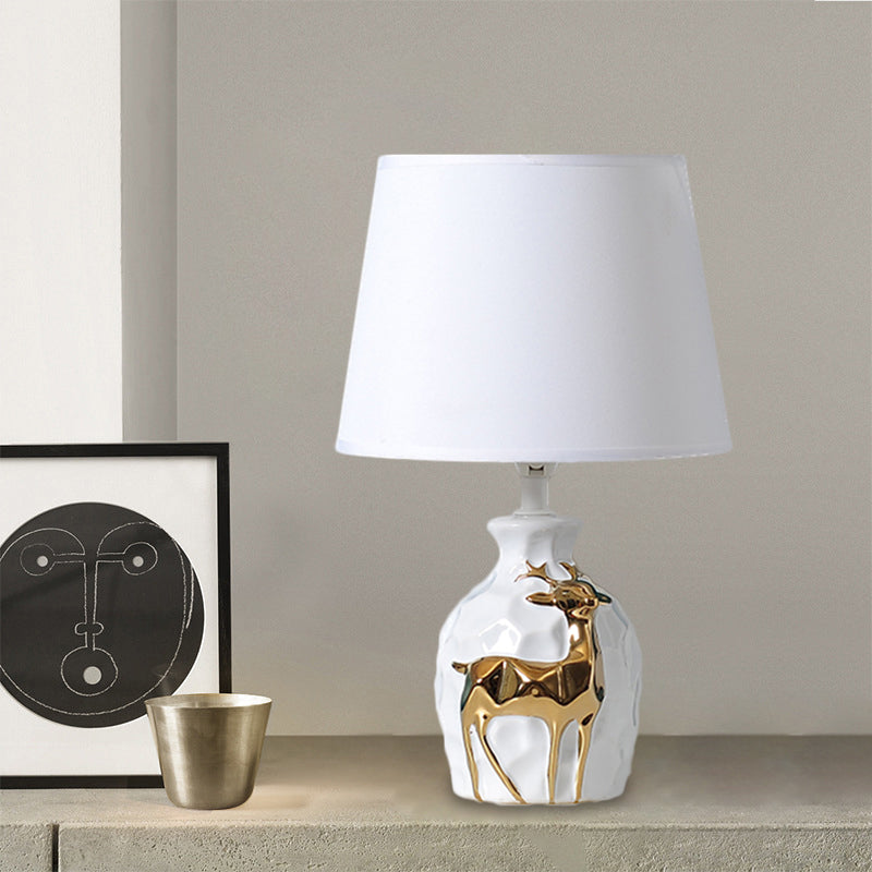 DeerVase Tischlampe Landhausstil Keramikfuß Beige Wohnzimmer