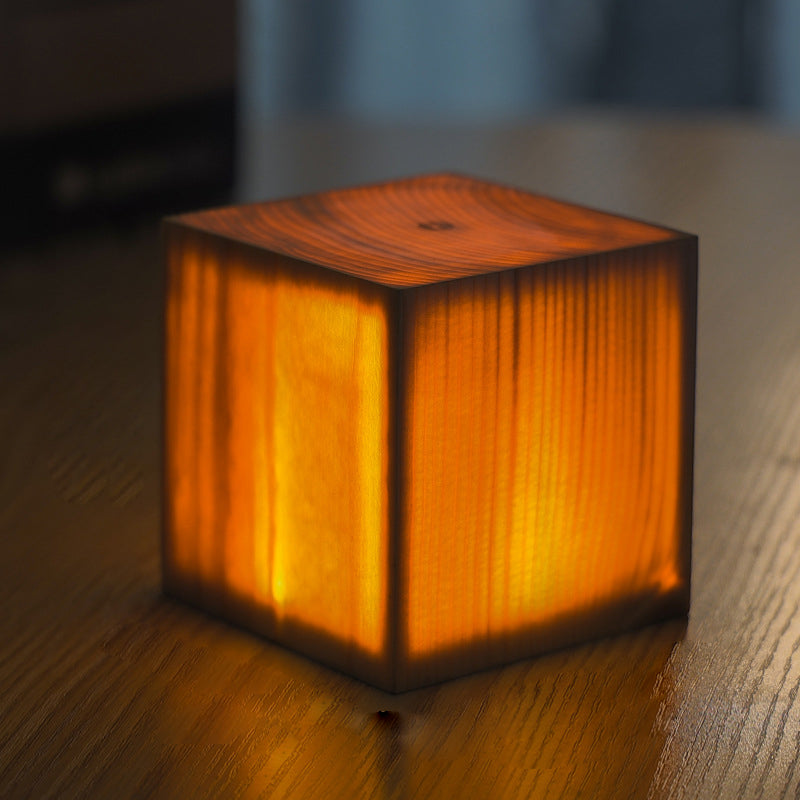 HolzGlow – Moderne LED-Tischlampe mit Akku & Touch, Schlafzimmer