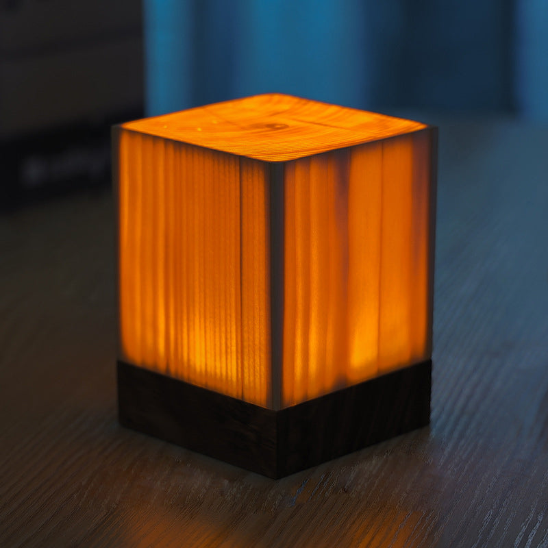 HolzGlow – Moderne LED-Tischlampe mit Akku & Touch, Schlafzimmer