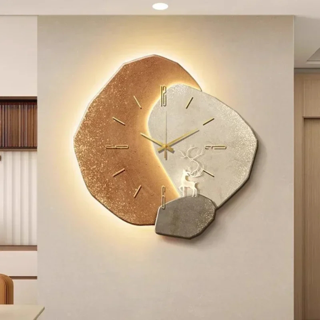 LunaTime – Wanduhr mit LED-Akzent, Holzfinish, Natur, Wohnzimmer