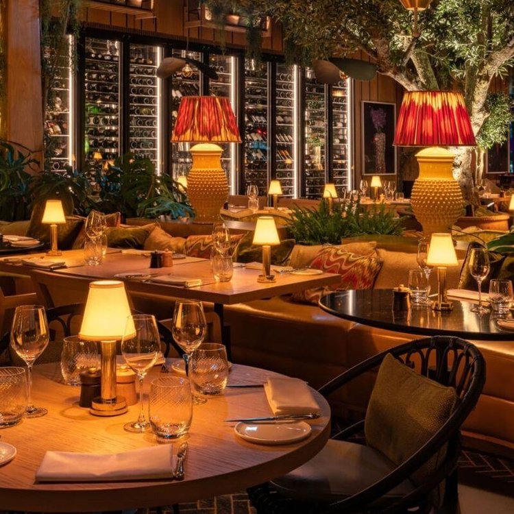 SoftAura - Premium LED-Tischlampe aus Stoff