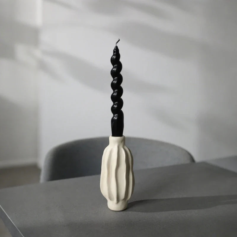 LumoForm Kerzenhalter Modern Skulptur-Design Schwarz für Innenräume