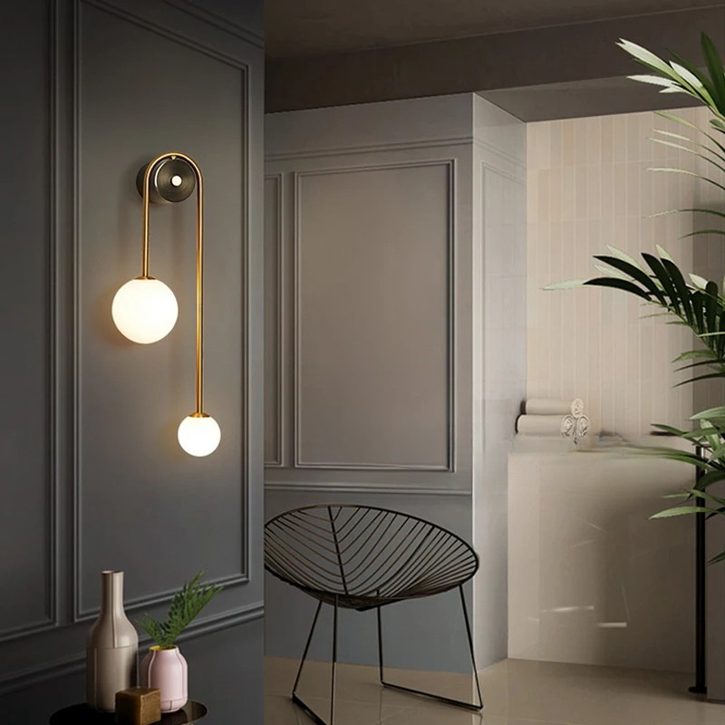 GlasVéa – Minimalistische Wandleuchte mit warmem Licht