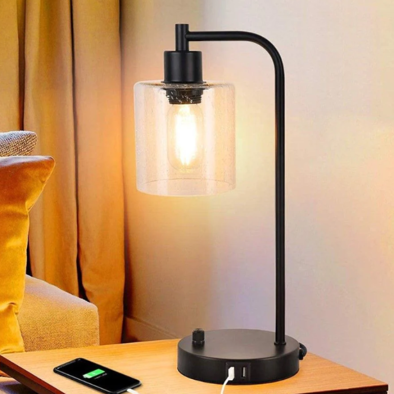 IndustriGlow - Industrielle Tischleuchte mit USB-Anschlüssen und dimmbarer Beleuchtung