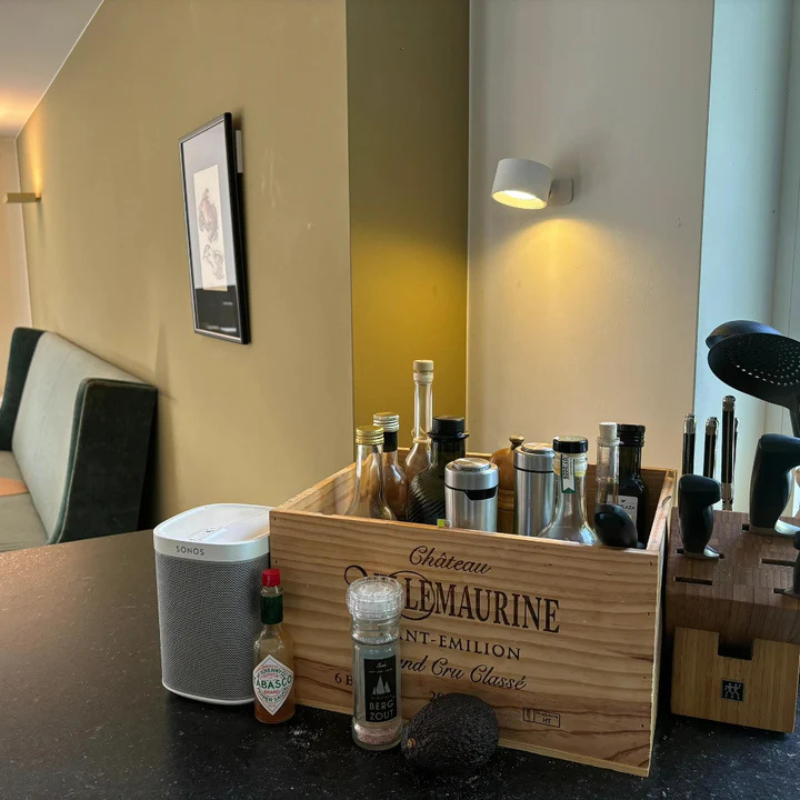 InfiniteGlow | Kabellose Dimmbarer LED-Wandleuchte mit 360° Drehfunktion