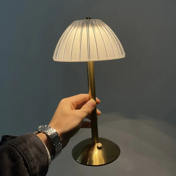 CrystalLuxe – Elegante Kristall-Tischlampe mit warmem Licht Weiß für Wohnzimmer