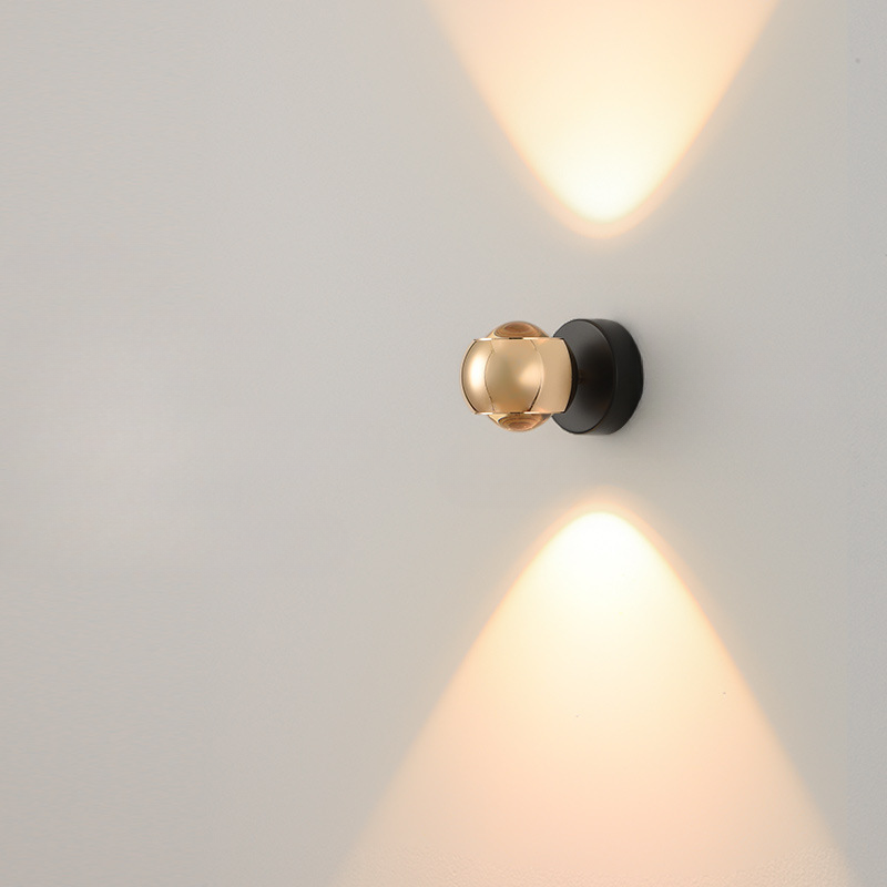 RayVera LED-Wandleuchte – Minimalistisches Design in Schwarz & Gold