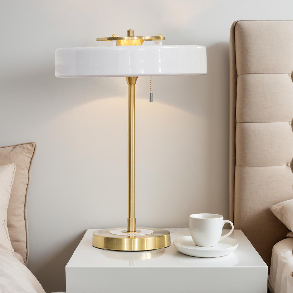 Retro Tischlampe im Nordic Stil – LED – Warmes Licht – Wohnzimmer