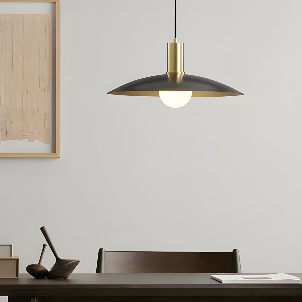 AuraBrass LED Pendelleuchte – Vintage Design in Messing & Glas